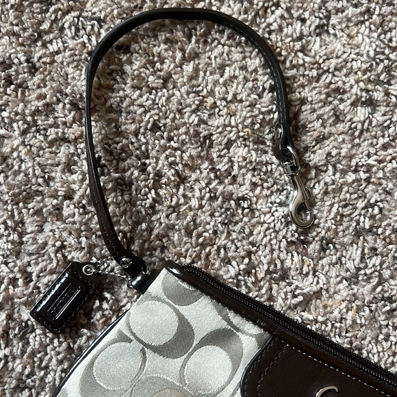 Coach clutch - Picture 3 of 8